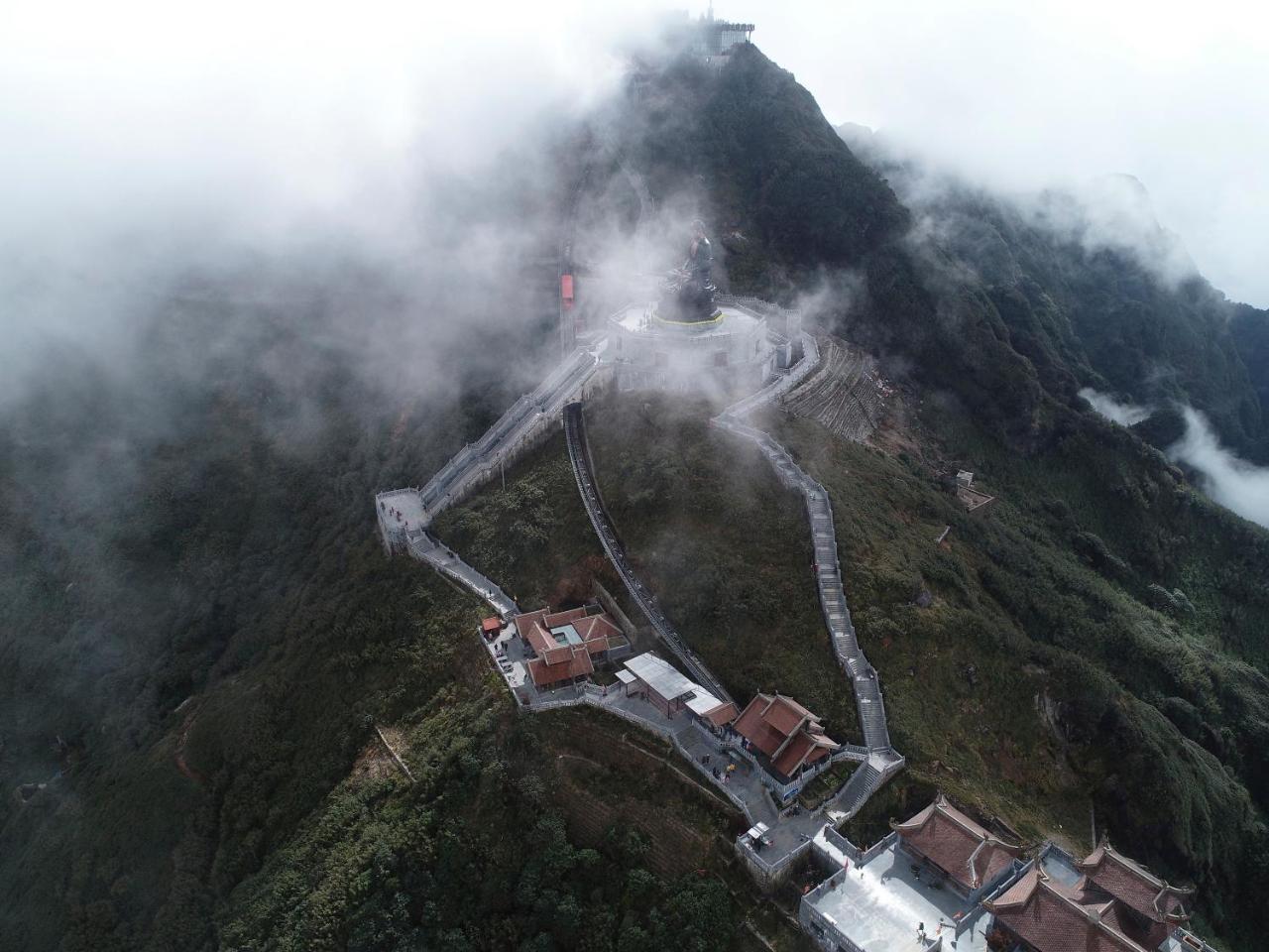 Hotel De La Coupole - Mgallery Sa Pa Luaran gambar Aerial view of the summit