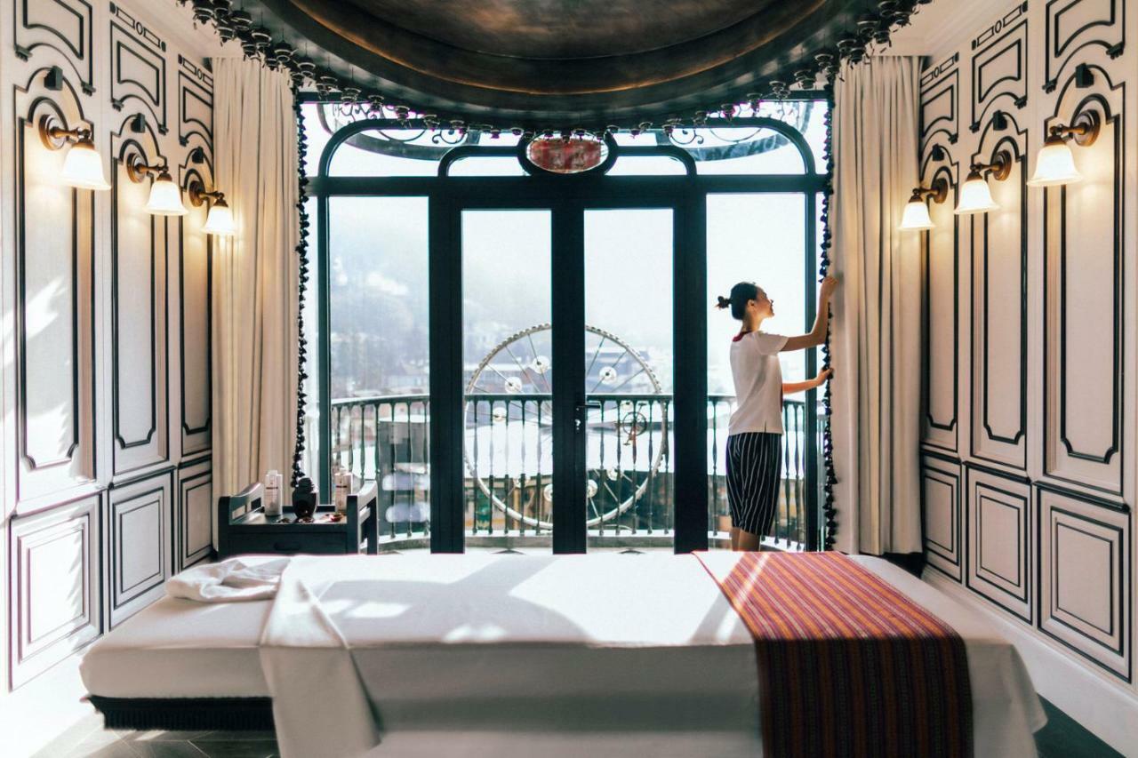 Hotel De La Coupole - Mgallery Sa Pa Luaran gambar A guest room at the Mandarin Oriental, Hong Kong