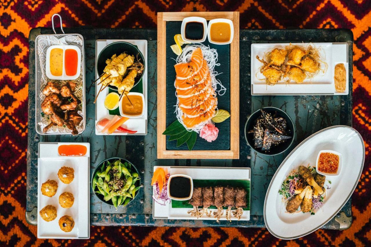 Hotel De La Coupole - Mgallery Sa Pa Luaran gambar A selection of Thai cuisine
